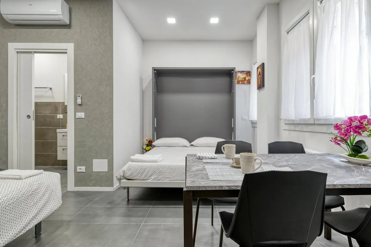 Bologna Centro Suite Ugo Lenzi, 6 Italy